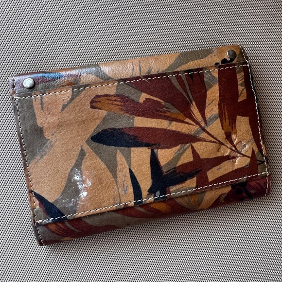 Patricia Nash Brown, Tan, Army Green & Black Leather Print Wallet. - Picture 7 of 11
